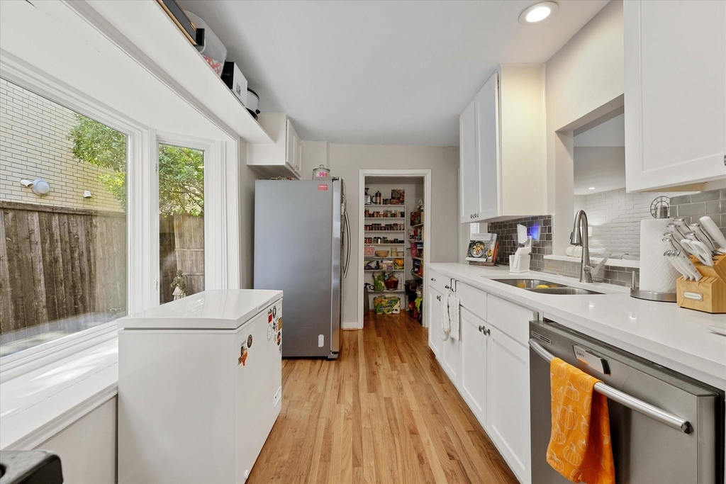 4319 Travis Street - Photo 4