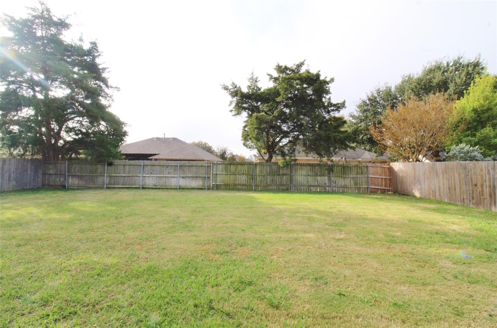 6218 Bentwood Drive - Photo 18