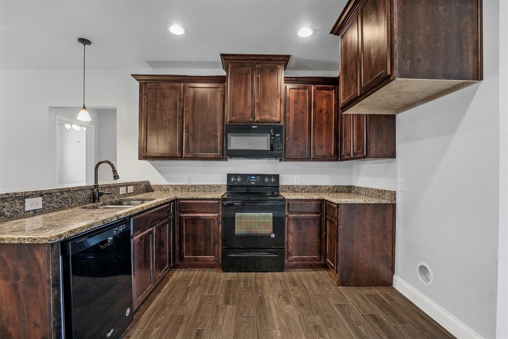 4807 Henry Street - Photo 3