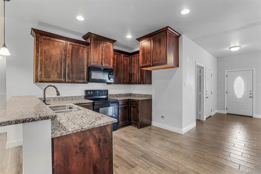 4807 Henry Street - Photo 4