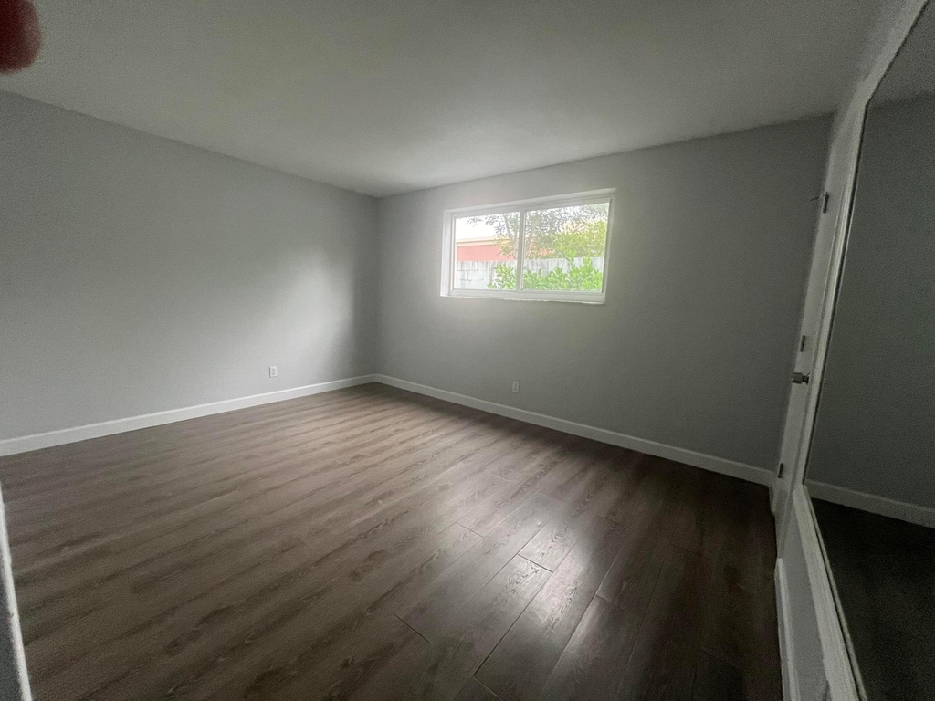 1001 Se 3rd Street - Photo 22
