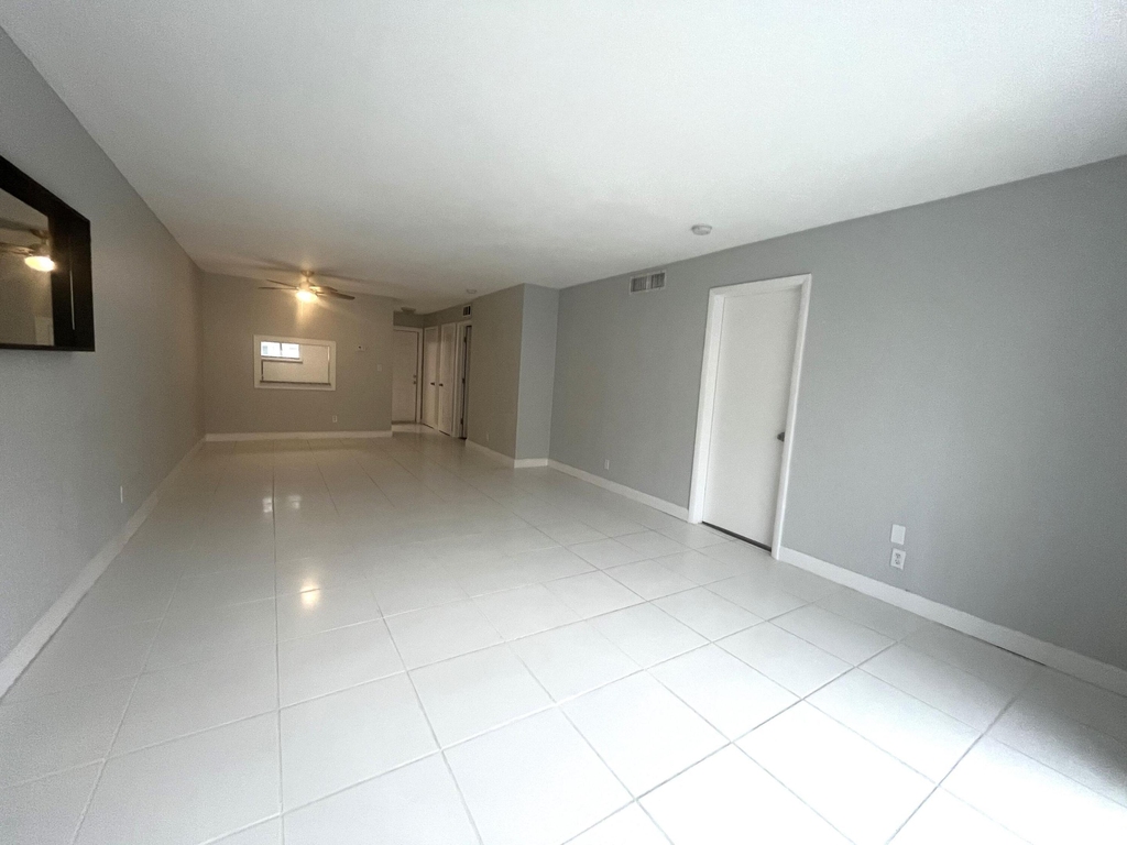 1001 Se 3rd Street - Photo 11