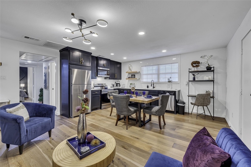 1428 N Main Street - Photo 0