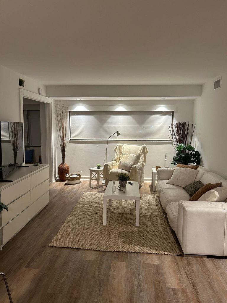 1881 Washington Avenue - Photo 6