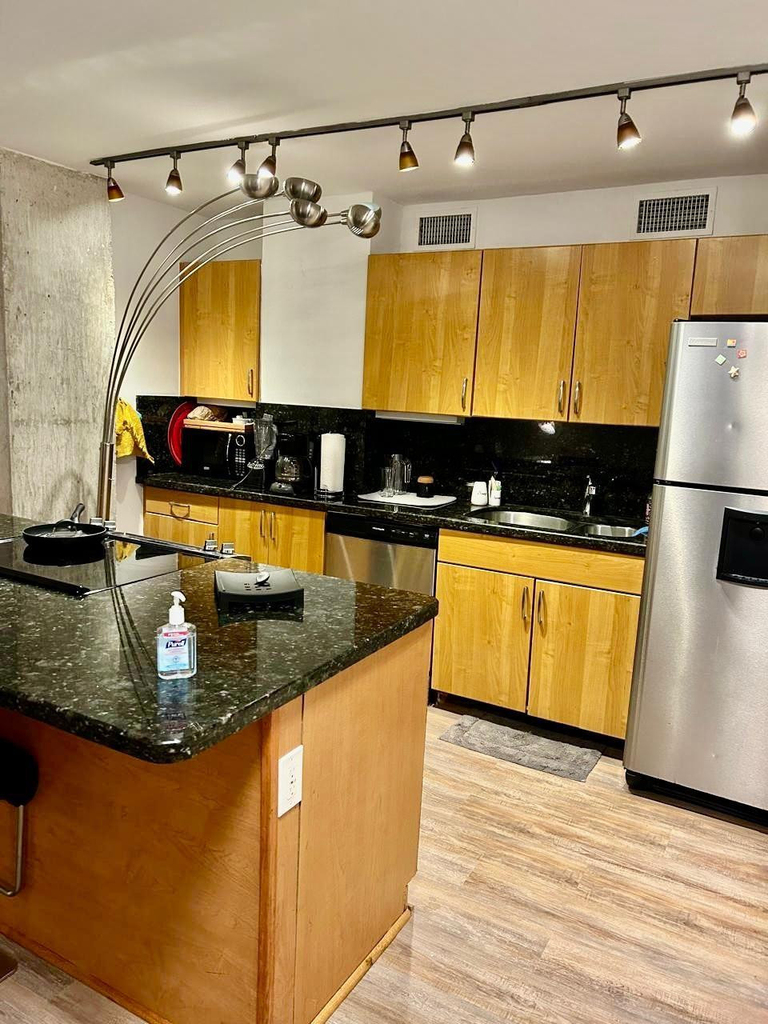 1881 Washington Avenue - Photo 2