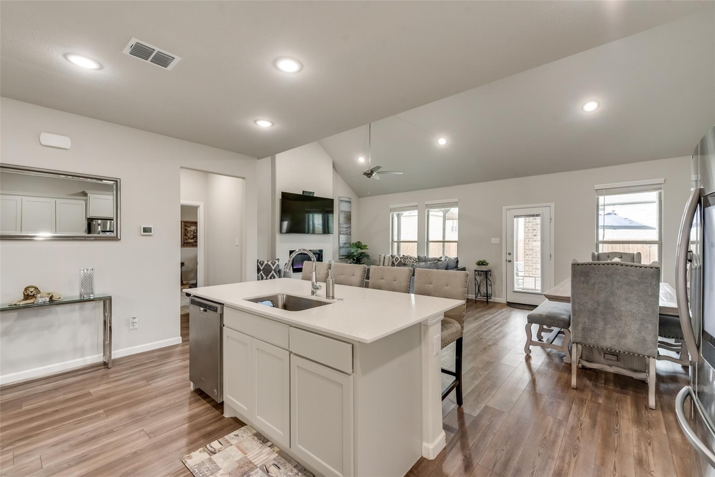 529 Ardsley Lane - Photo 3