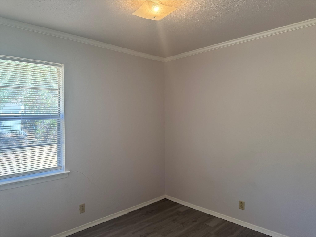 1229 Greenbrier Drive - Photo 10