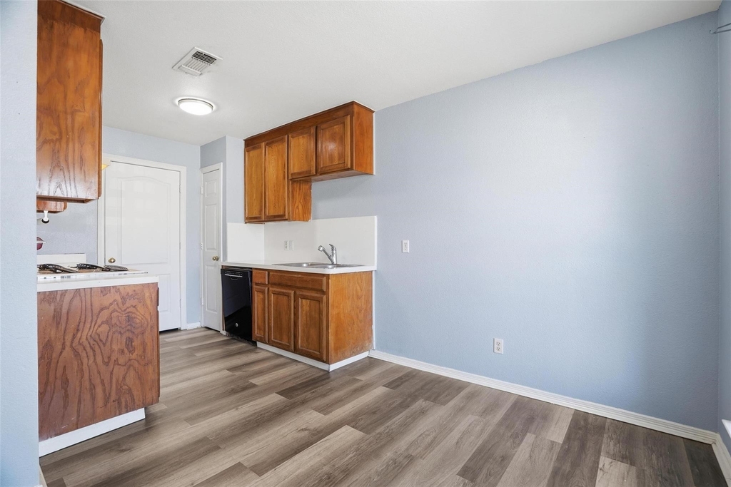 609 Race Street - Photo 3