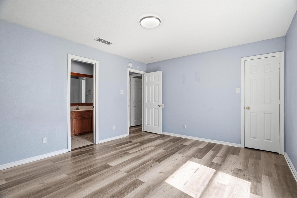 609 Race Street - Photo 13
