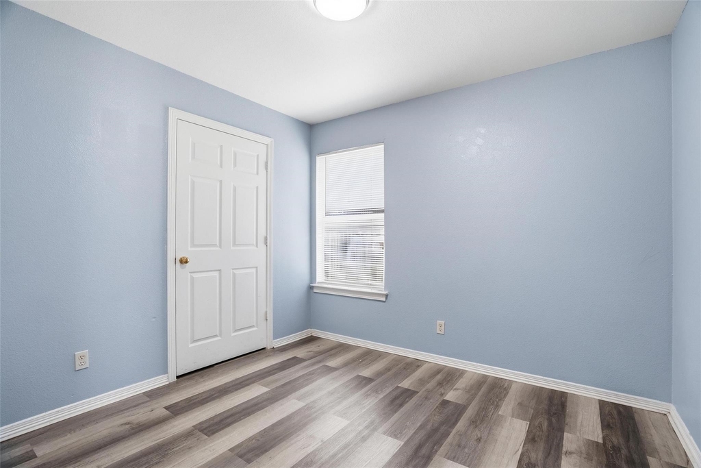 609 Race Street - Photo 8