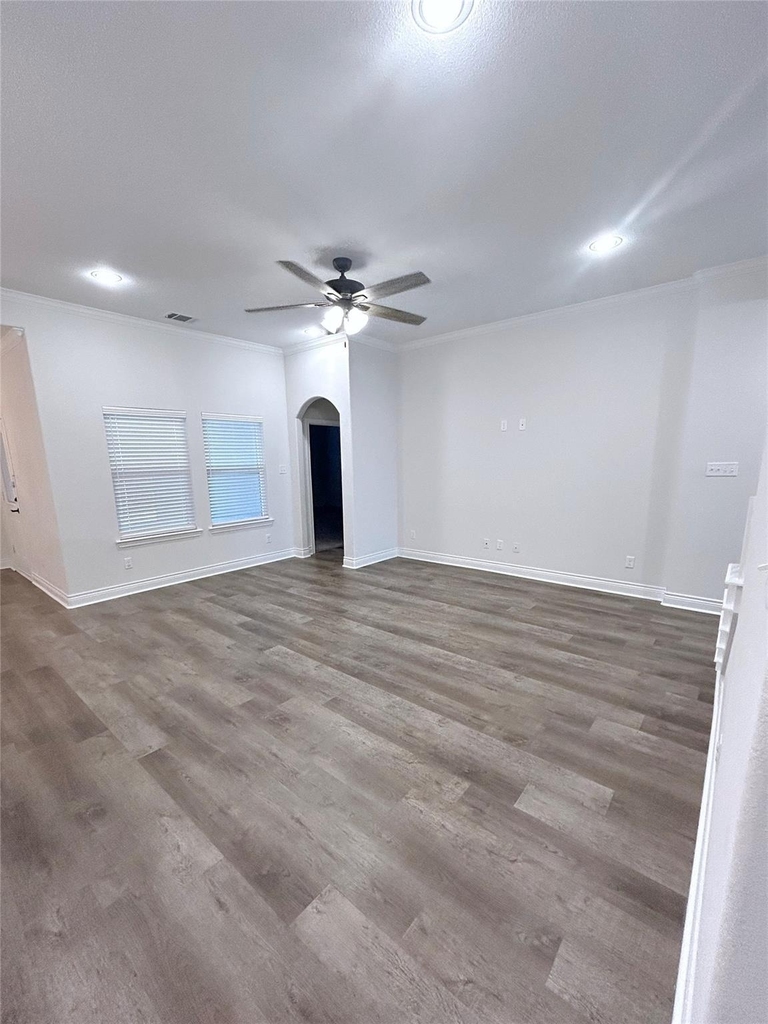 8406 Grant Lane - Photo 4