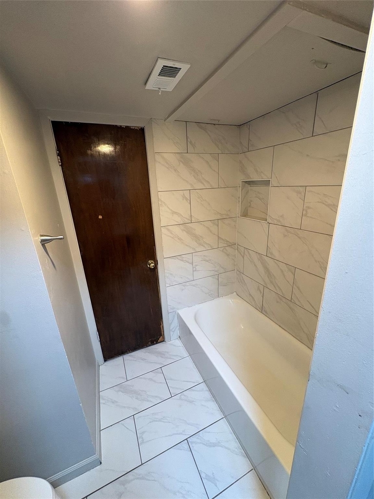 2205 Bowling Green Street - Photo 11
