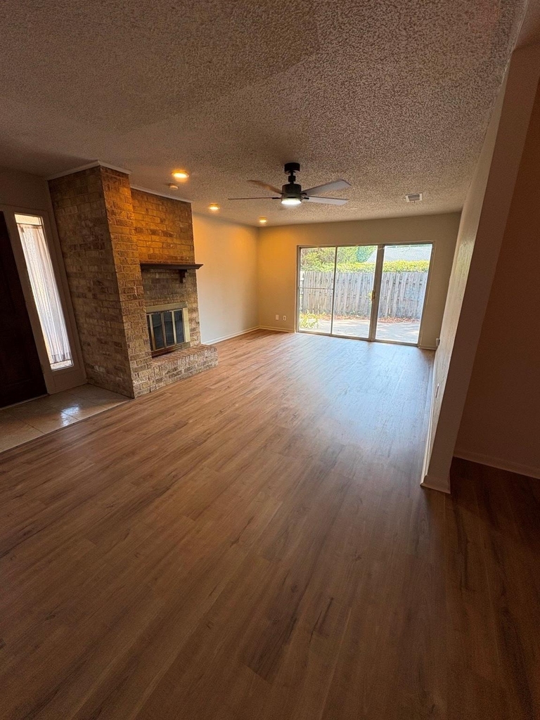 2205 Bowling Green Street - Photo 2