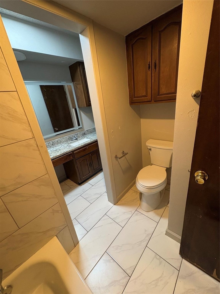 2205 Bowling Green Street - Photo 12