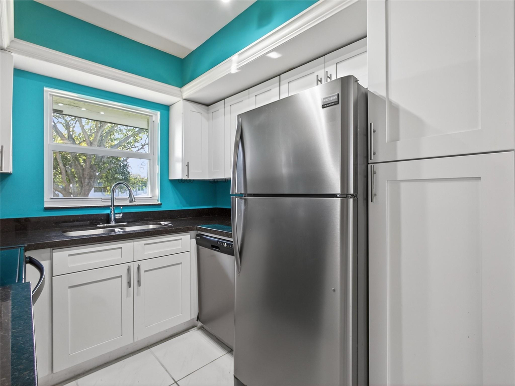 8400 W Sample Road - Photo 4