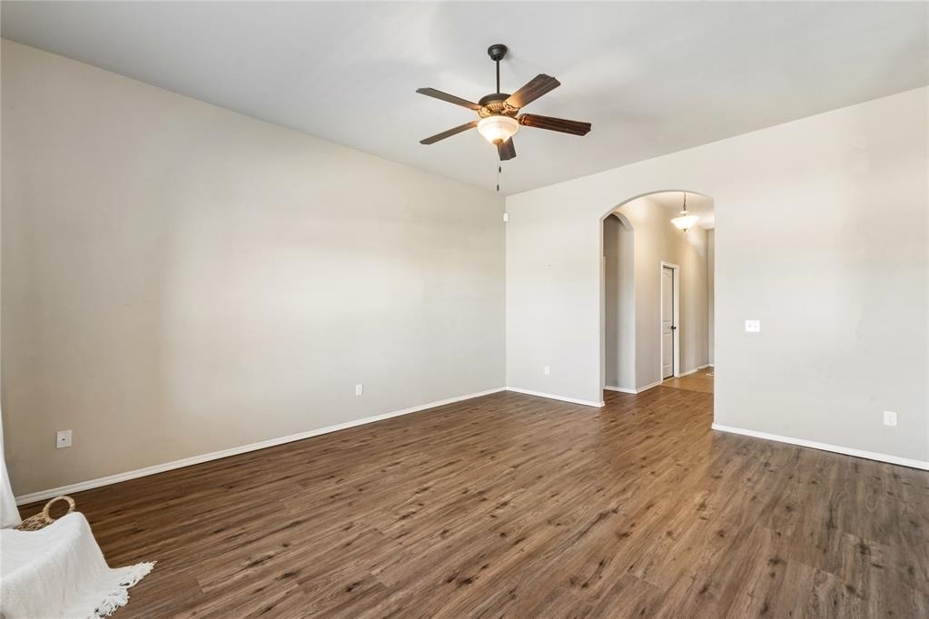 18220 Scarborough Drive - Photo 4