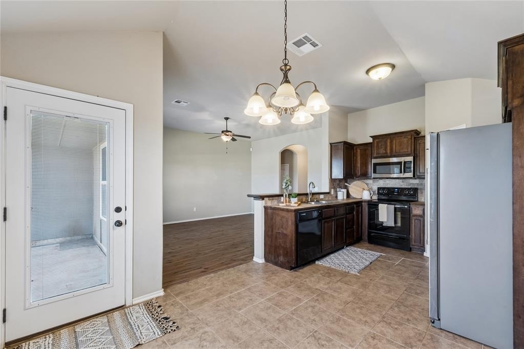 18220 Scarborough Drive - Photo 14