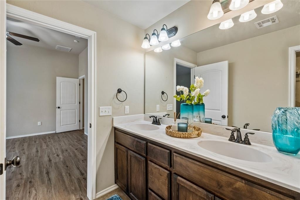 18220 Scarborough Drive - Photo 20
