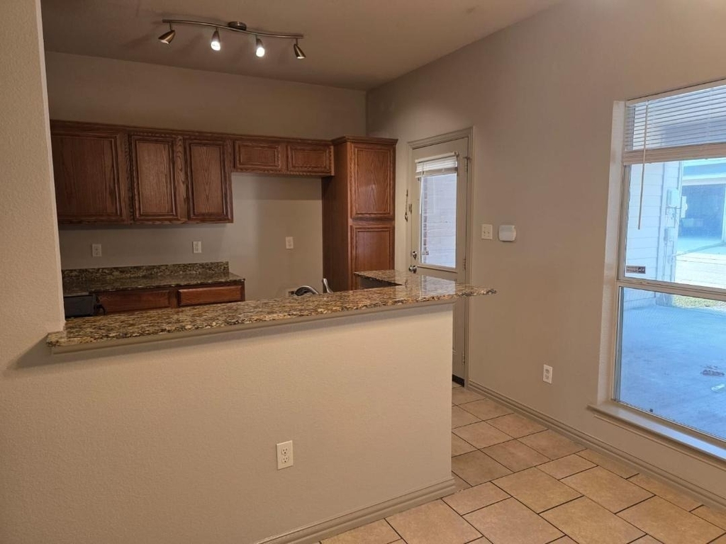 2384 Calendar Court - Photo 4