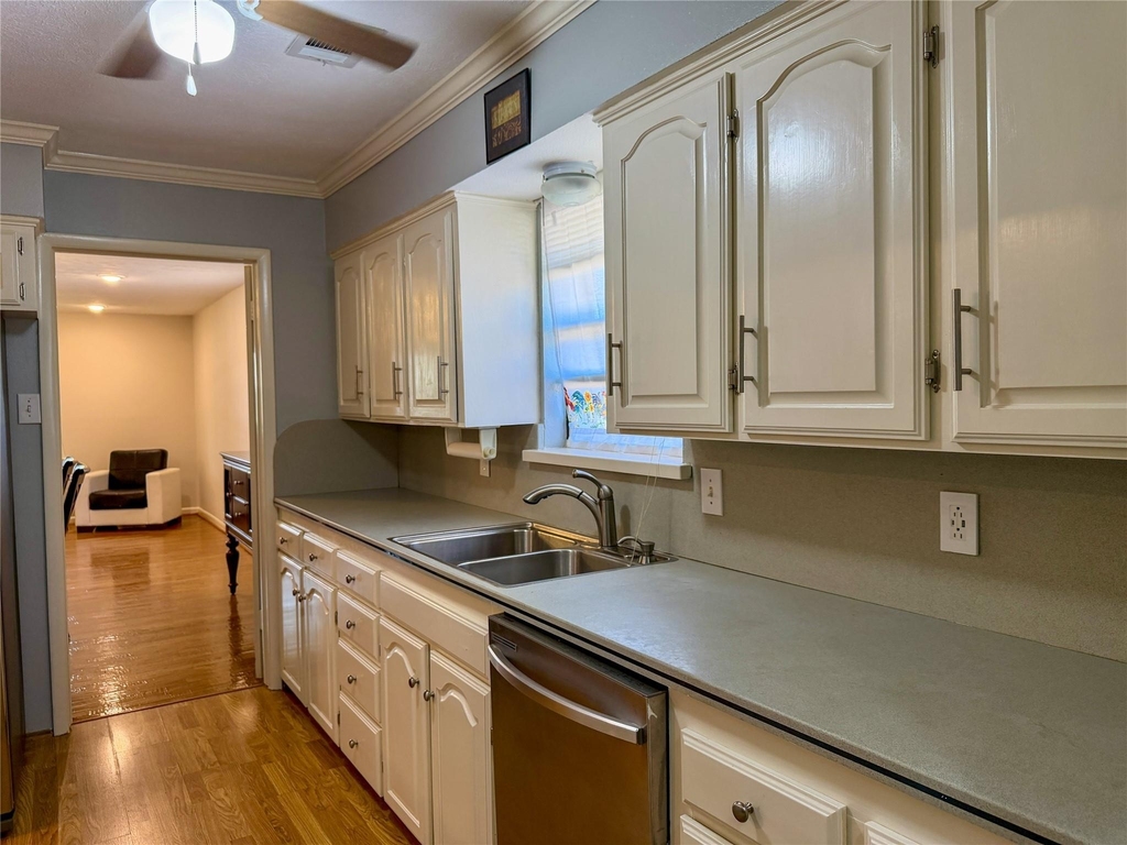 1302 Patricia Lane - Photo 8