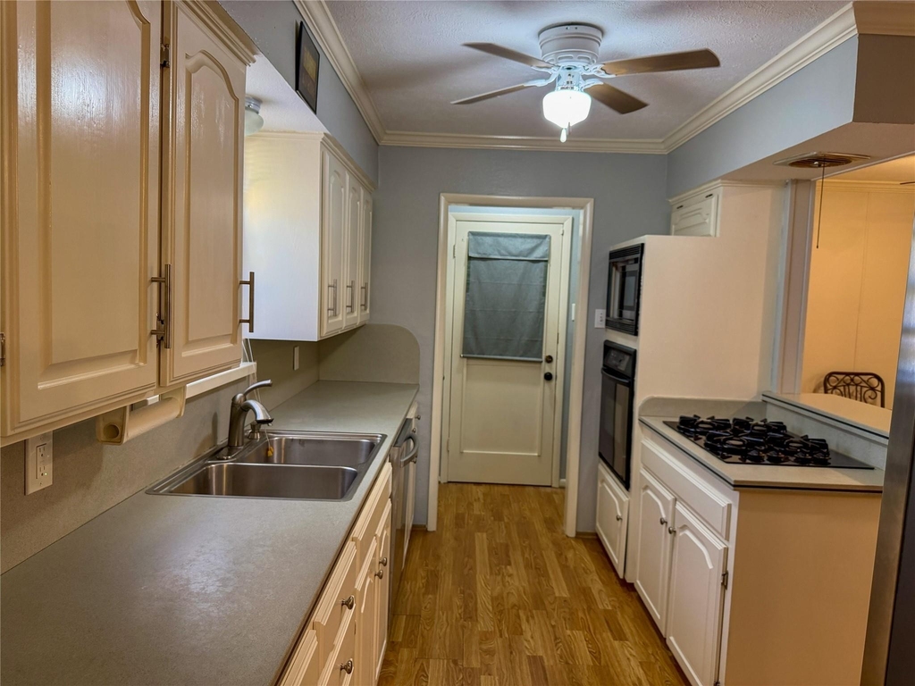 1302 Patricia Lane - Photo 7
