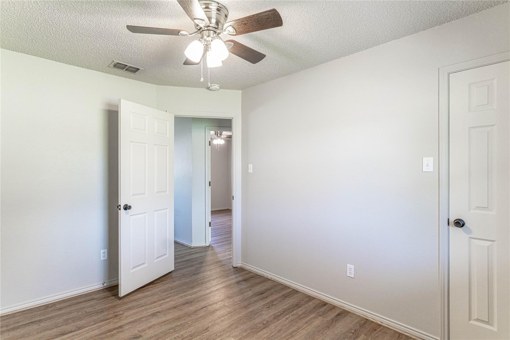 4031 Country Meadows Circle - Photo 29