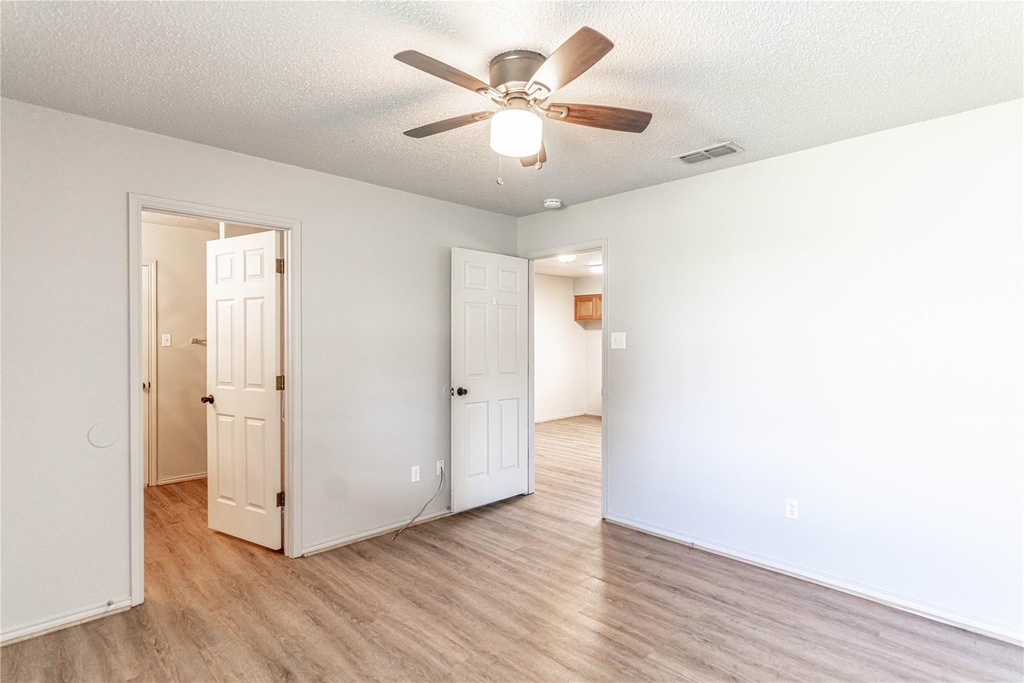 4031 Country Meadows Circle - Photo 19