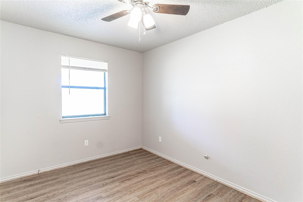 4031 Country Meadows Circle - Photo 28