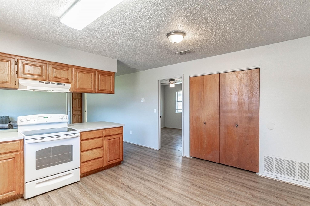 4031 Country Meadows Circle - Photo 14