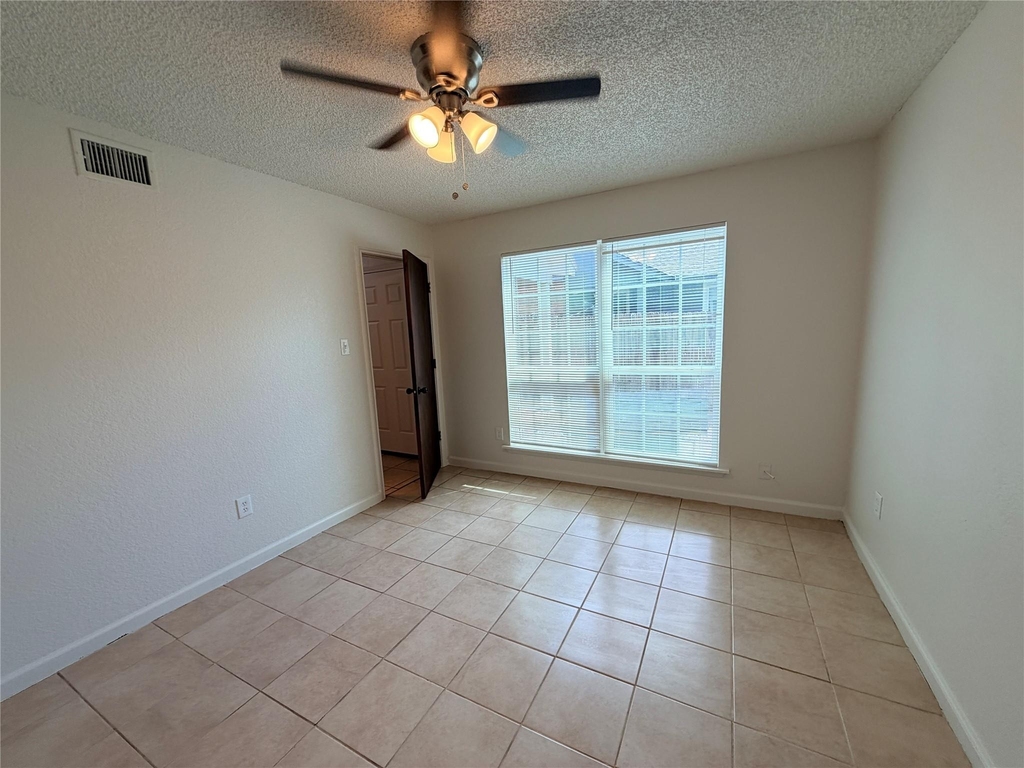 2410 Summer Place Drive - Photo 11