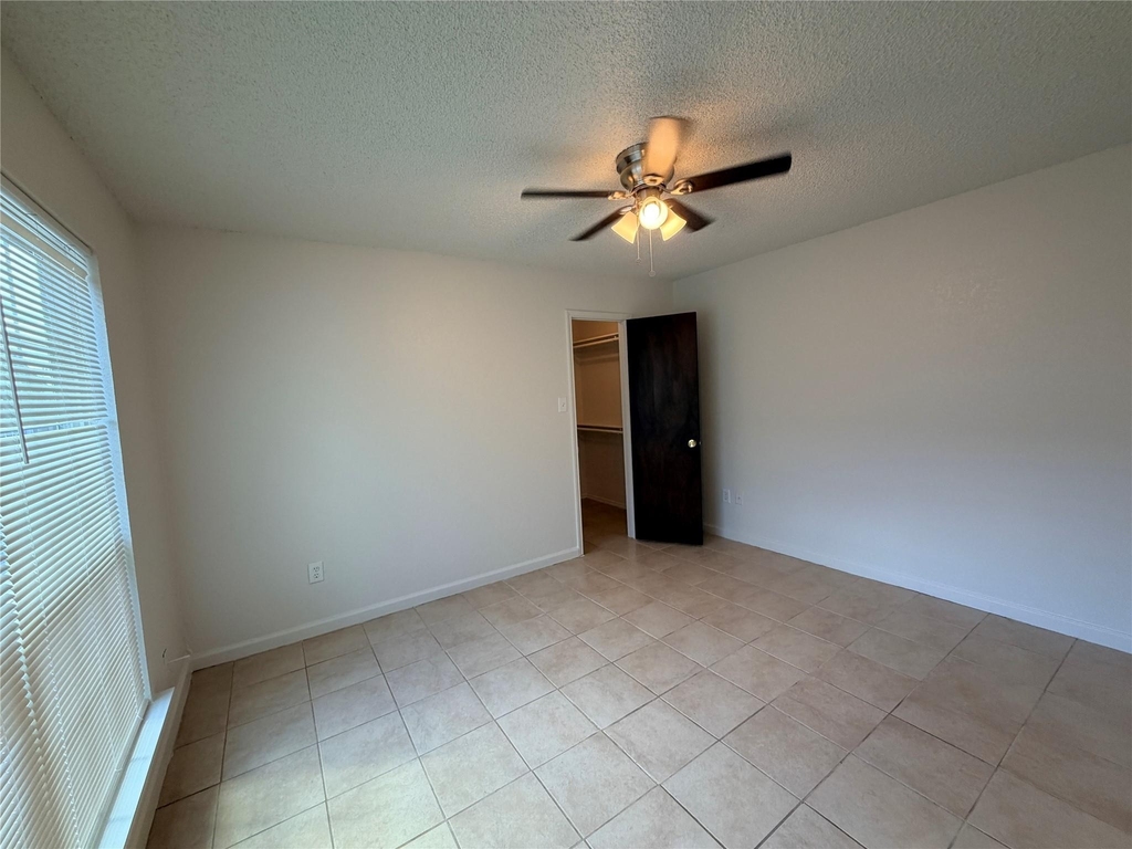 2410 Summer Place Drive - Photo 10