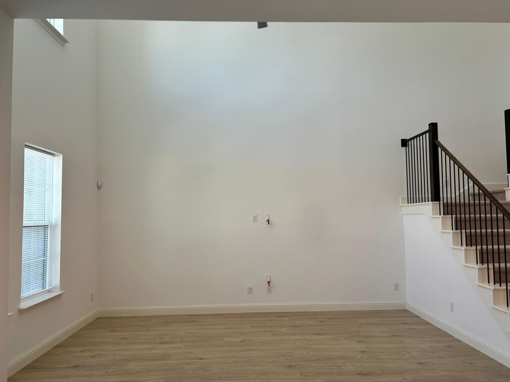 15713 Palmwood Road - Photo 4