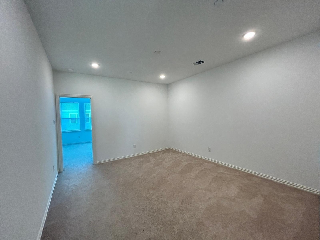 15713 Palmwood Road - Photo 15