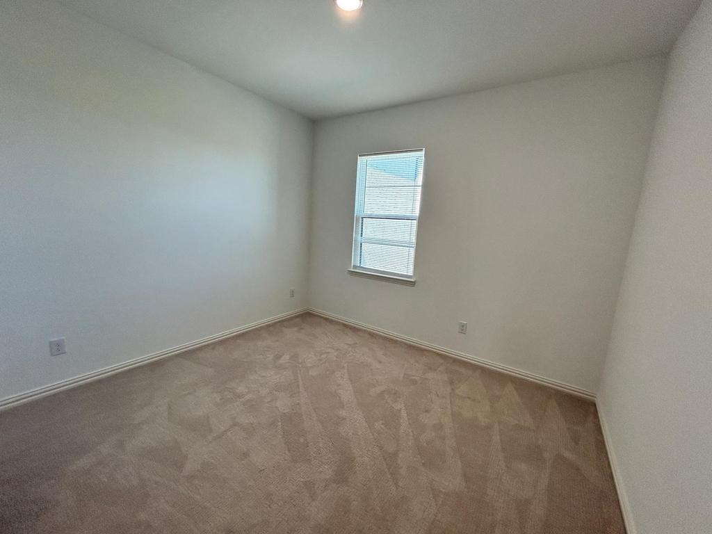 15713 Palmwood Road - Photo 19