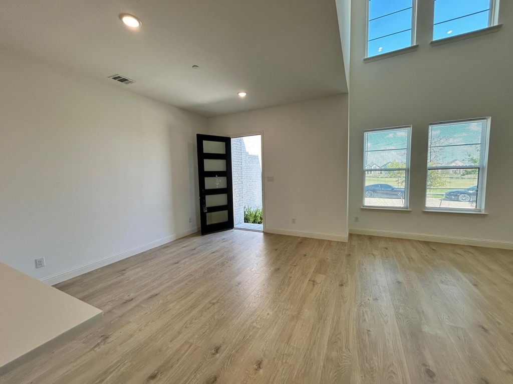15713 Palmwood Road - Photo 5