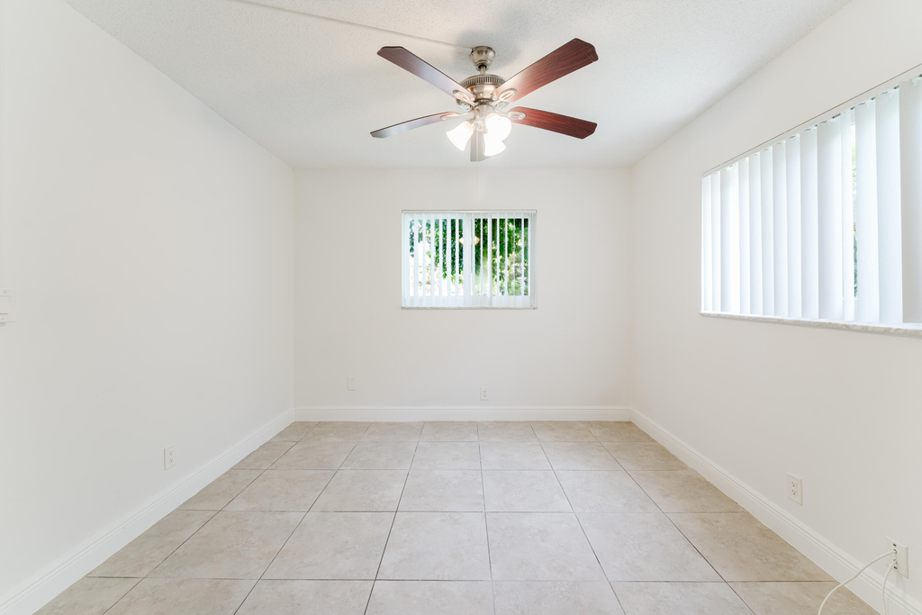 1220 Nw 16th Avenue - Photo 17
