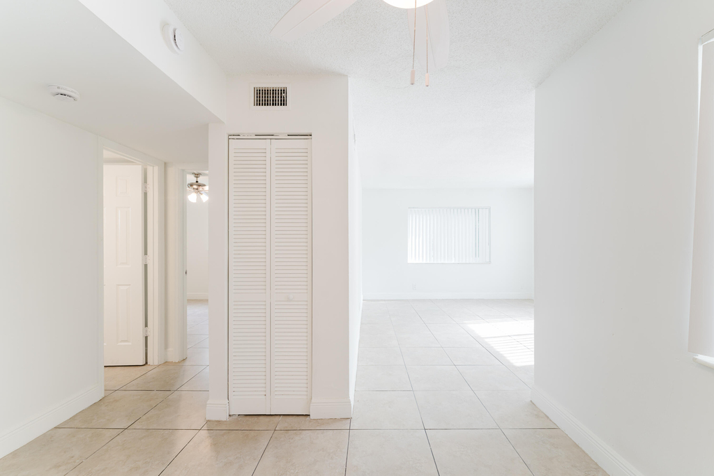 1220 Nw 16th Avenue - Photo 9