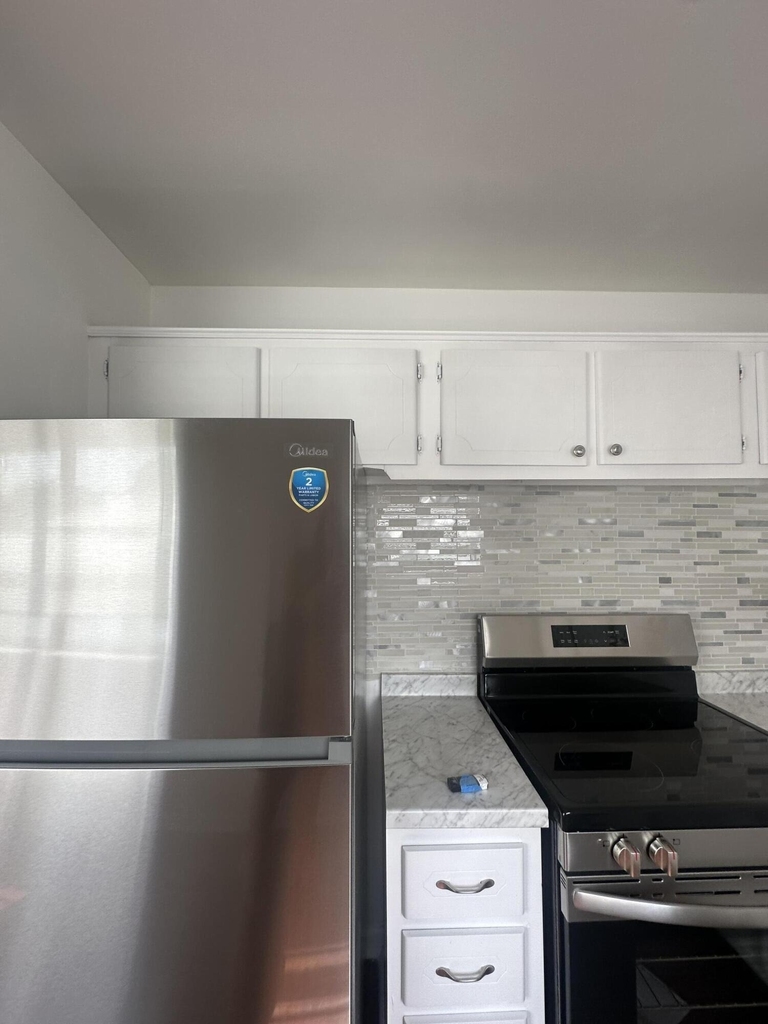 195 Windsor I - Photo 4