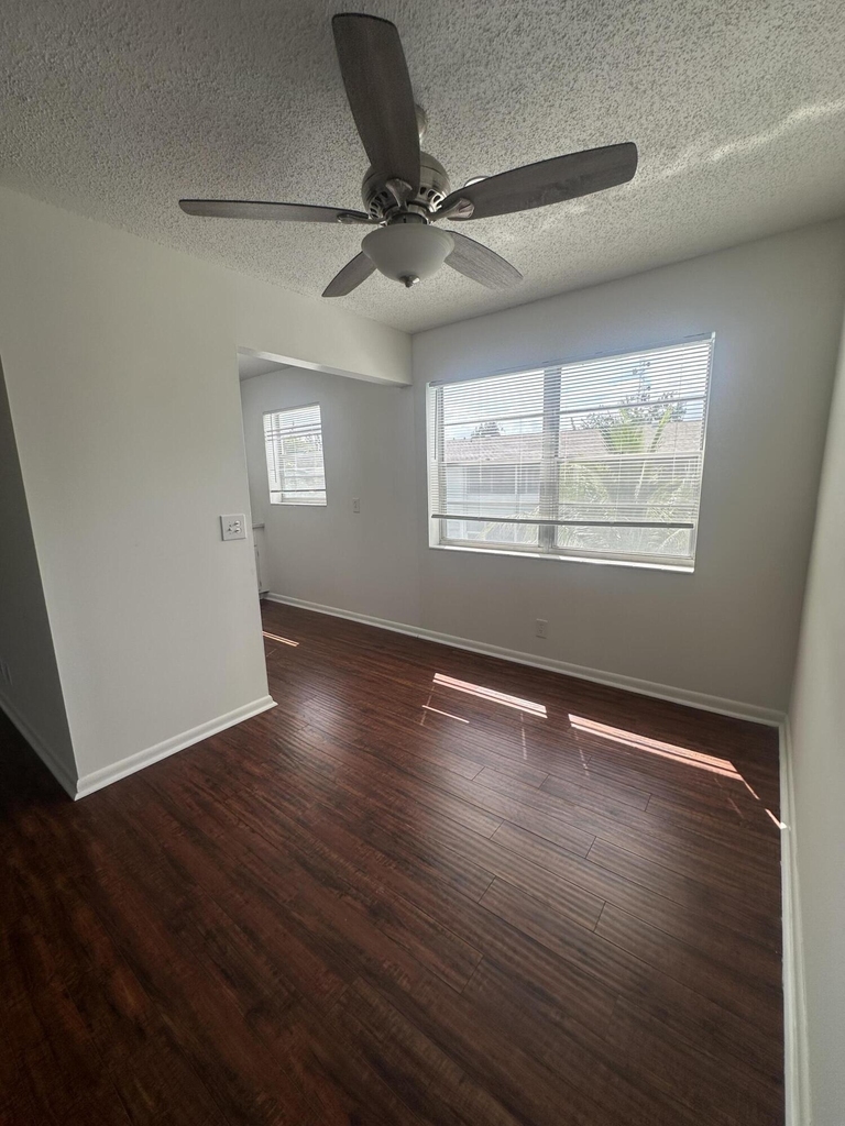 195 Windsor I - Photo 7