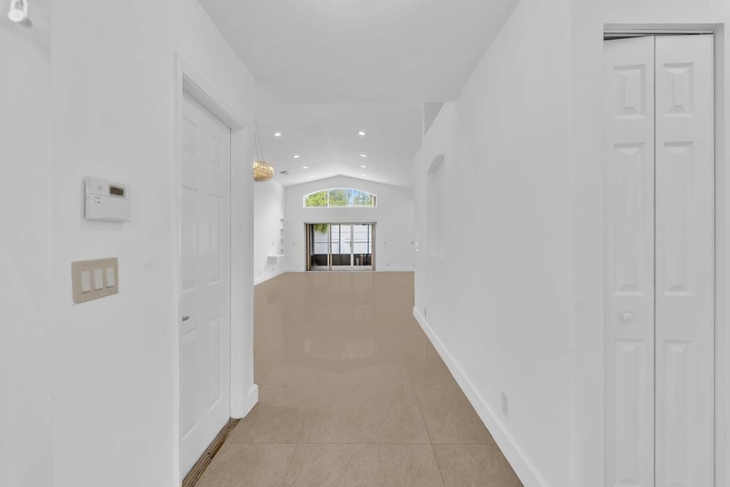 3307 Sw 49th Street - Photo 2