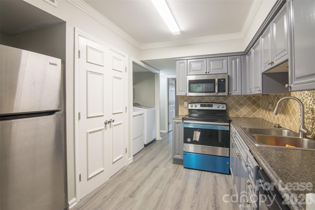 7908 Horse Chestnut Lane - Photo 17