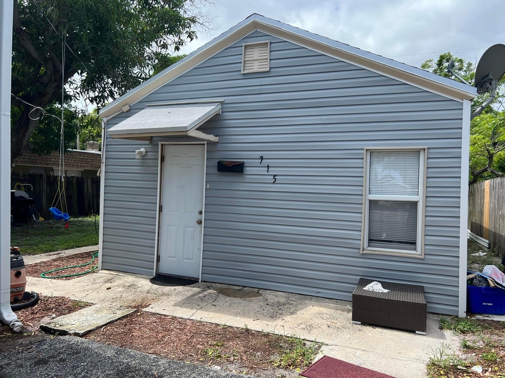 715 S B Street - Photo 3