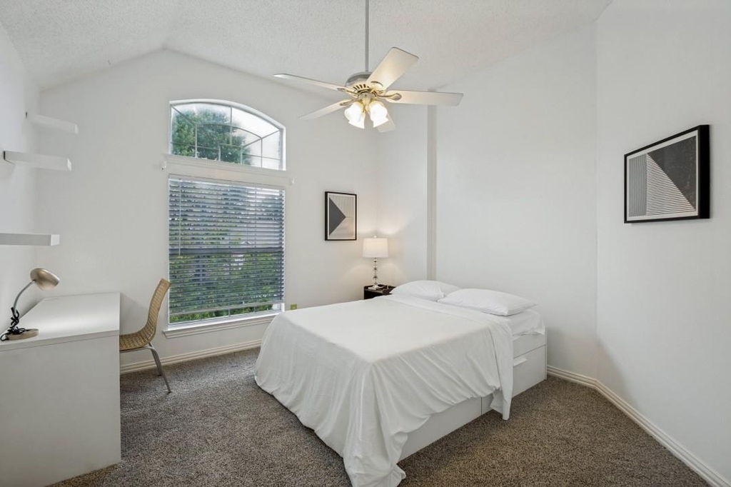 10913 Alexandria Drive - Photo 15