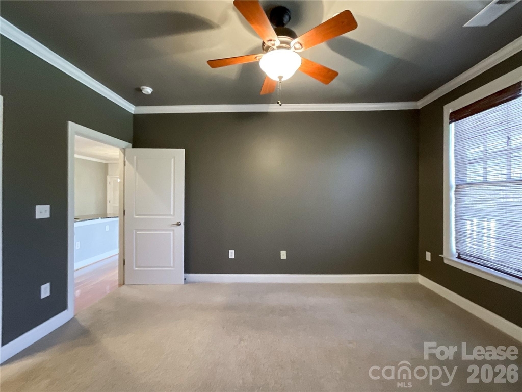 518 Clarice Avenue - Photo 2