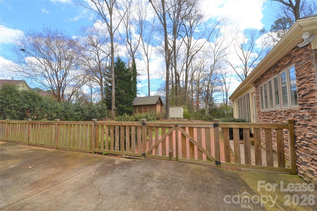 2409 Huntingtowne Farms Lane - Photo 33