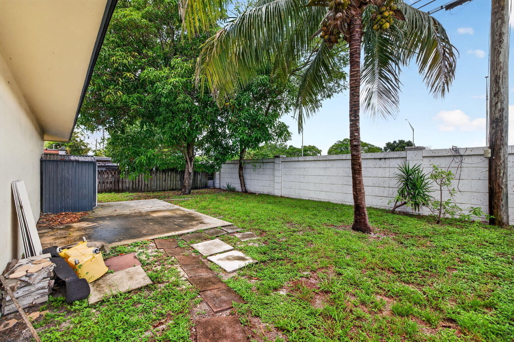 241 Nw 49th Street - Photo 26