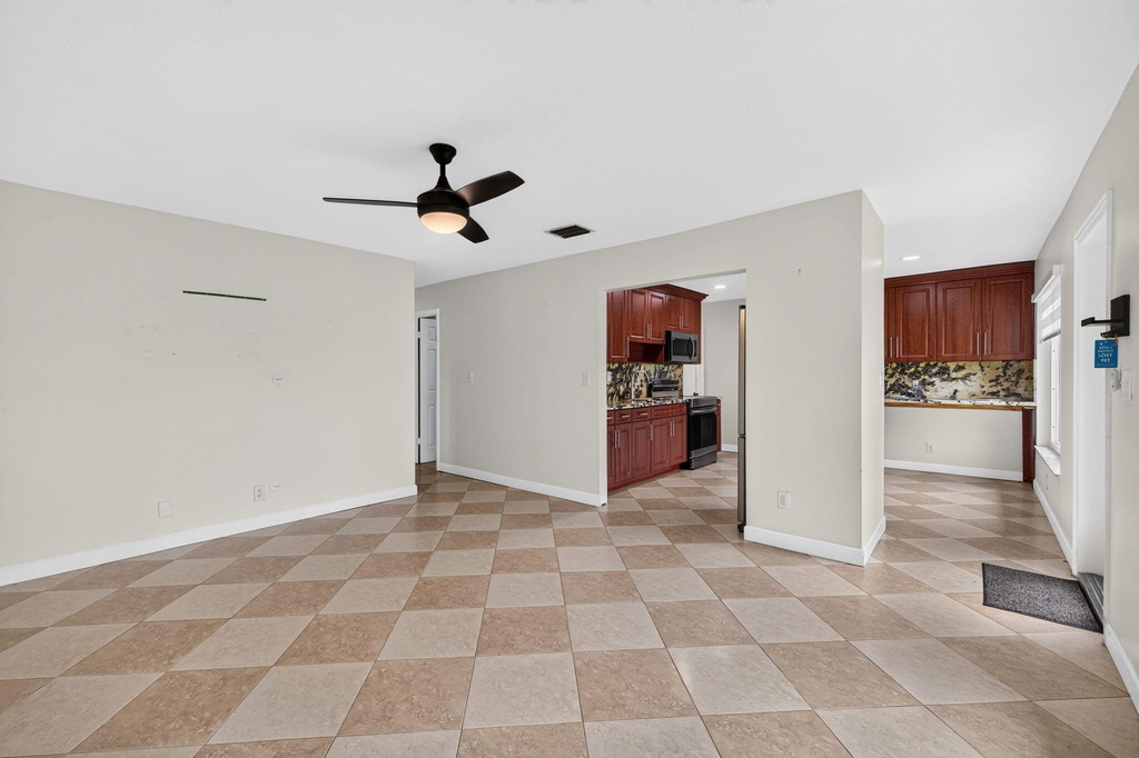 241 Nw 49th Street - Photo 3