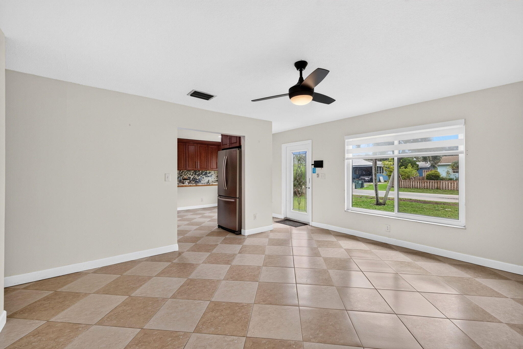 241 Nw 49th Street - Photo 2