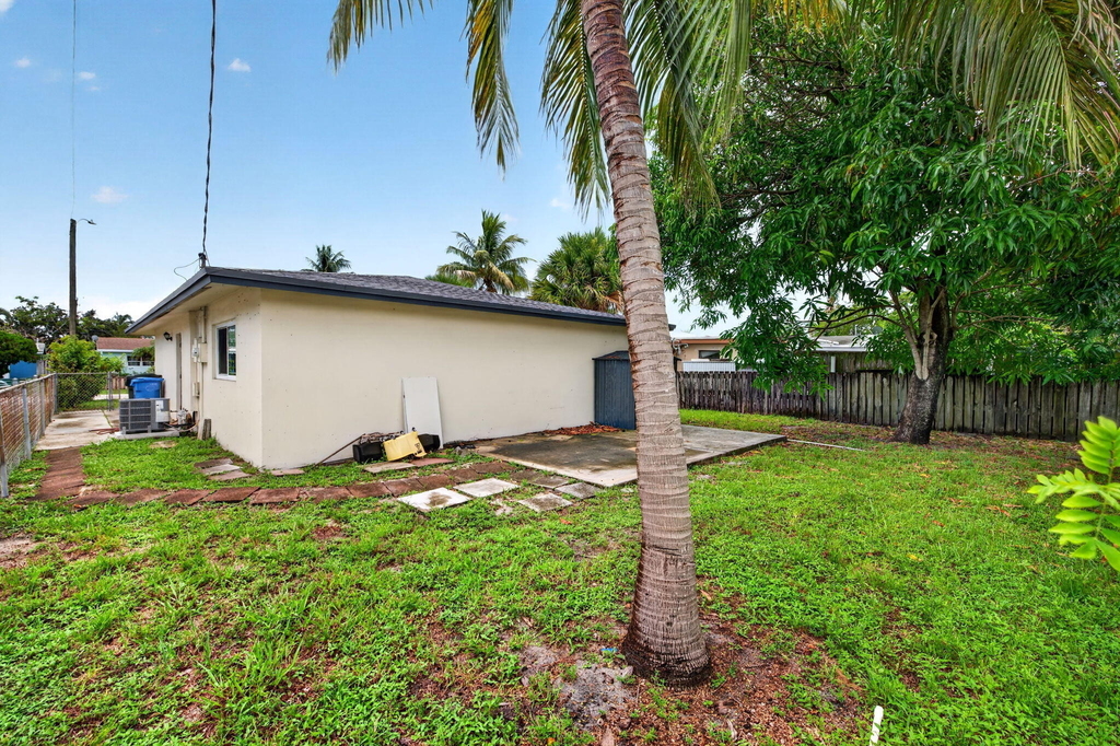 241 Nw 49th Street - Photo 25