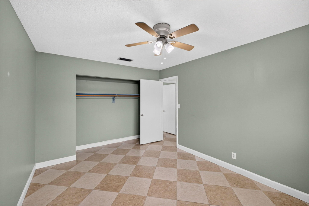 241 Nw 49th Street - Photo 14